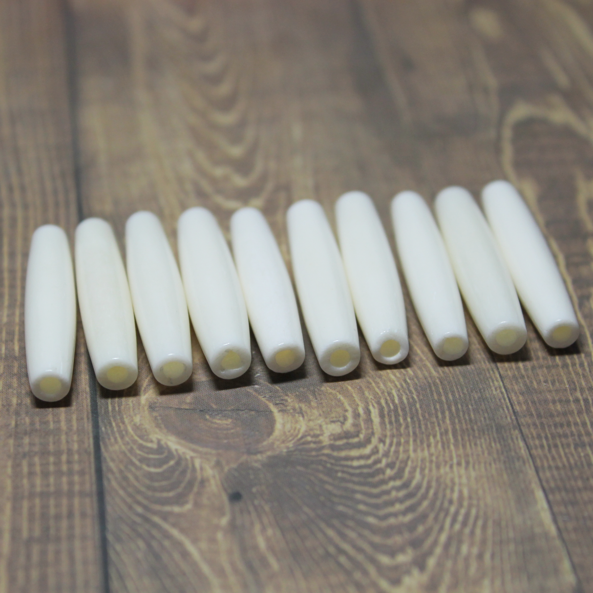 1.5" White Hairpipe, 10 pieces - HP 3