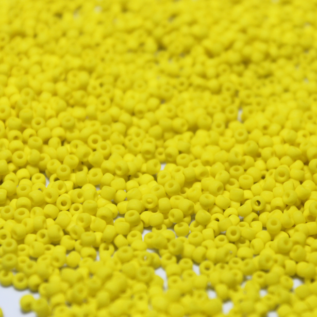 Opaque Matte Yellow ~ 15/0 JSB F404