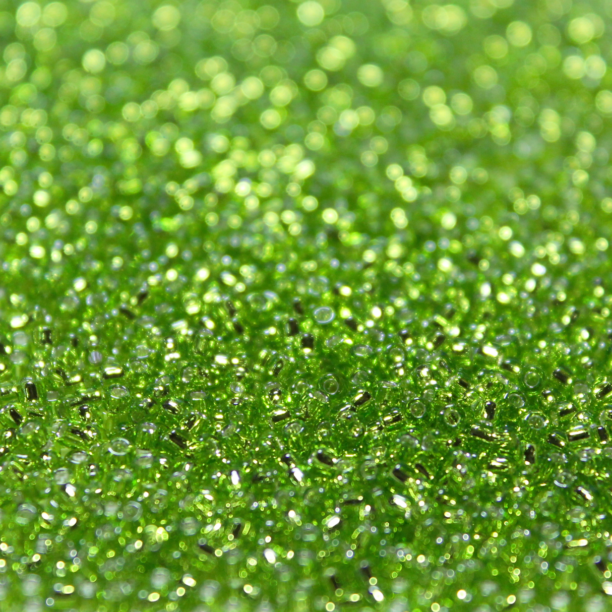 Light Bright Green Silver Lined ~ 15/0 JSB 14