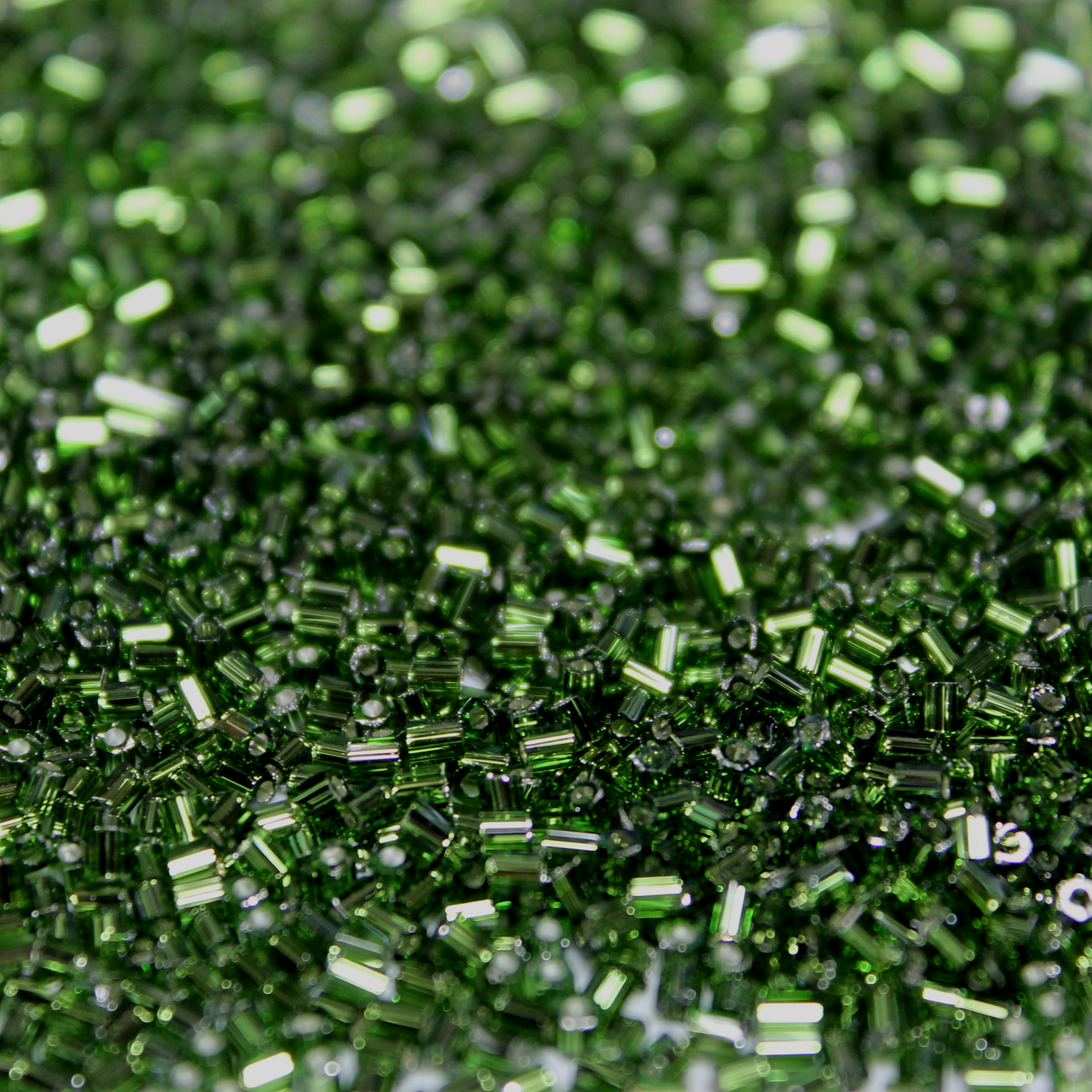 Silver Lined Olive Green ~ 11/0 HEX 15