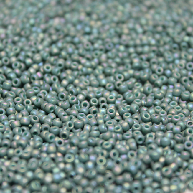 Semi Glazed Turquoise Green AB ~ 15/0 JSB 2634F