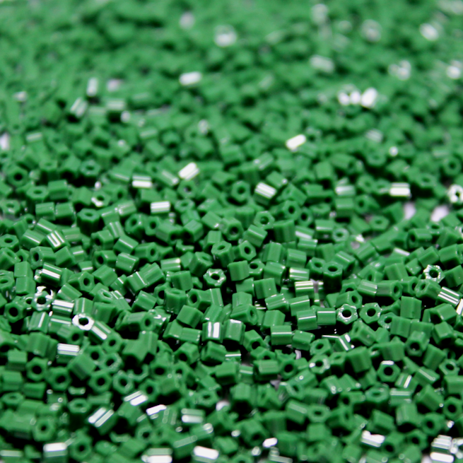 Opaque Forest Green ~ 15/0 HEX 411B