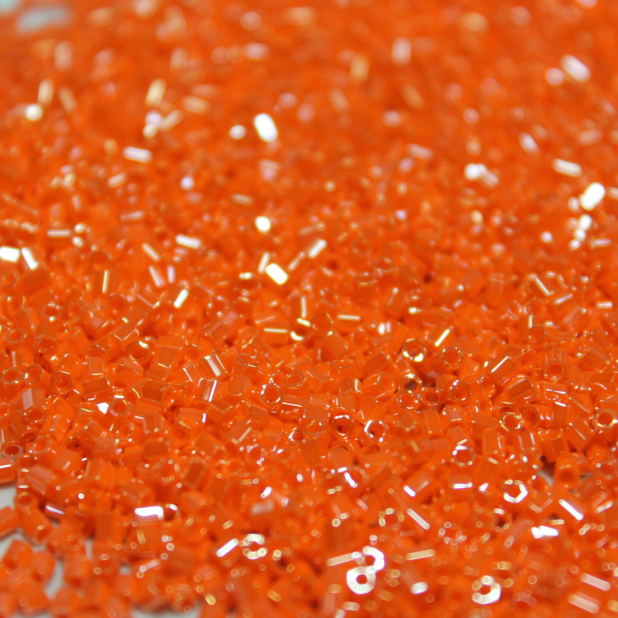 Opaque Light Oranger Luster ~ 11/0 HEX 423