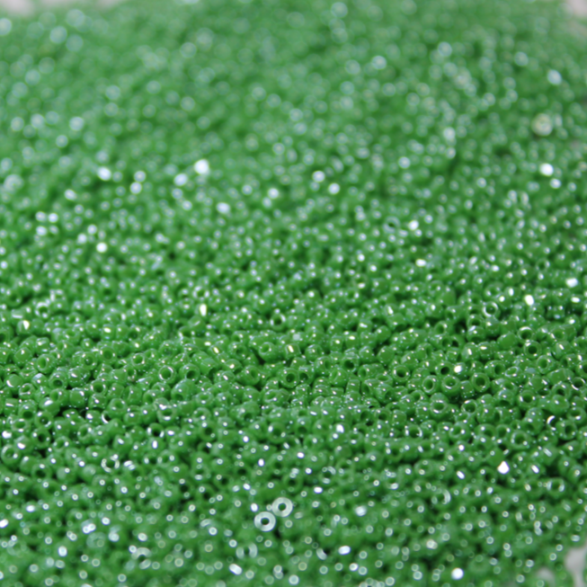 Opaque Green Luster ~ 15/0 3CUT 431