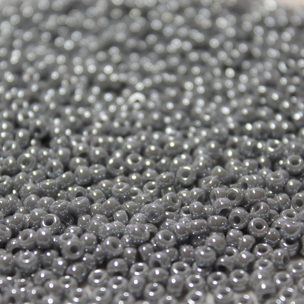 Opaque Pearl Gray Luster ~ 8/0 JSB 449B