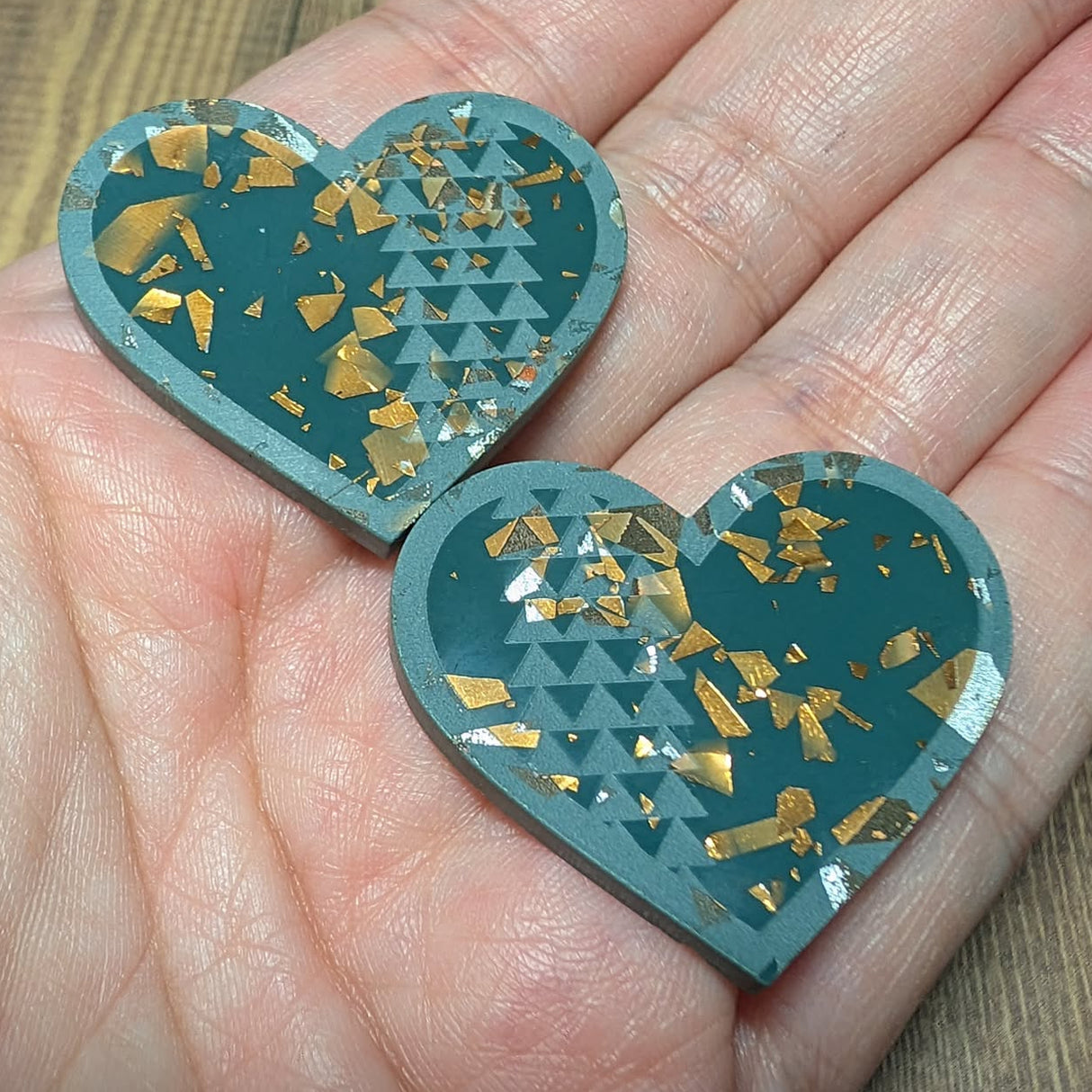 1.5" Sage & Copper Thunder-Heart Glitter Cabochons - S5