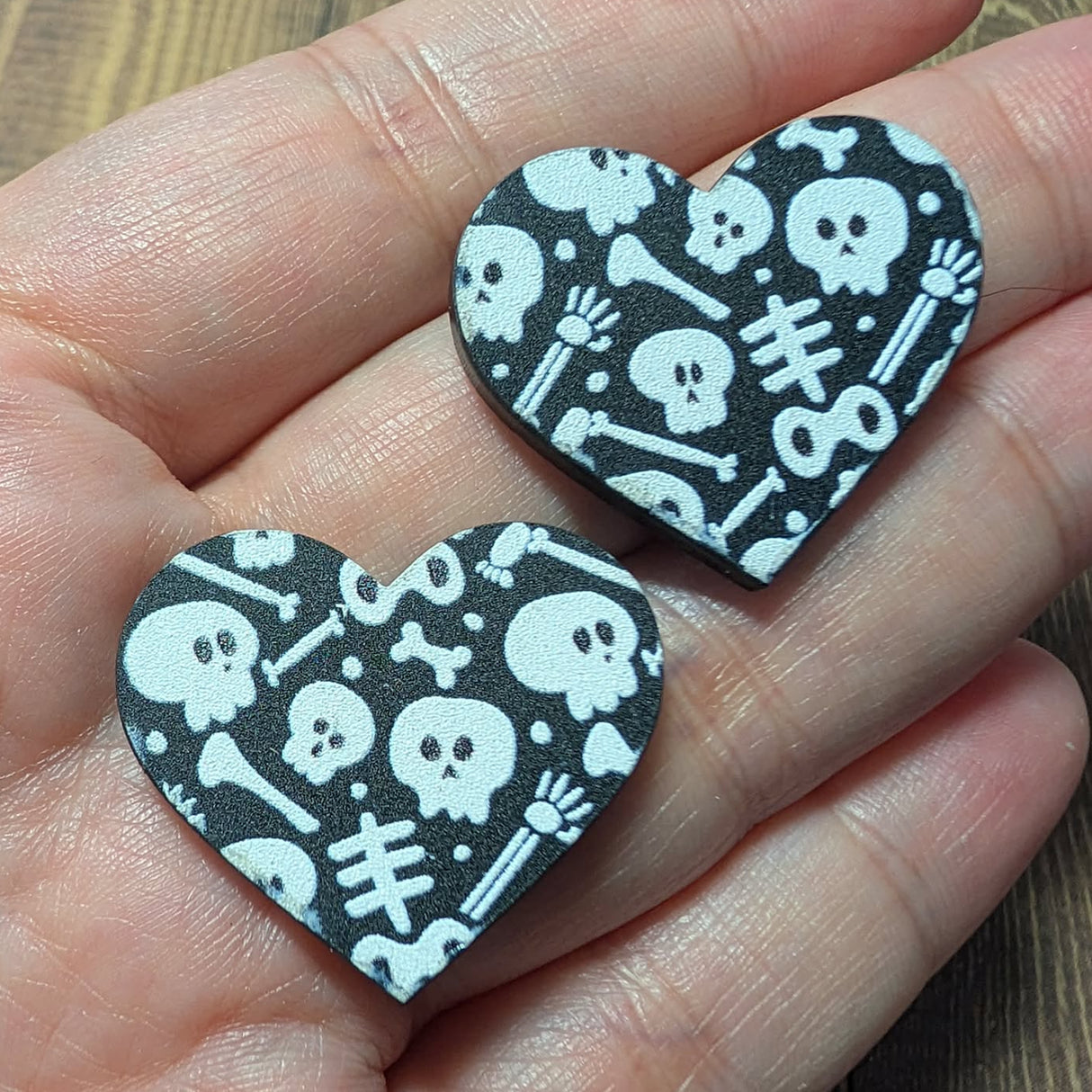 1" Lovely Bones - Acrylic Heart Cabochons - S235