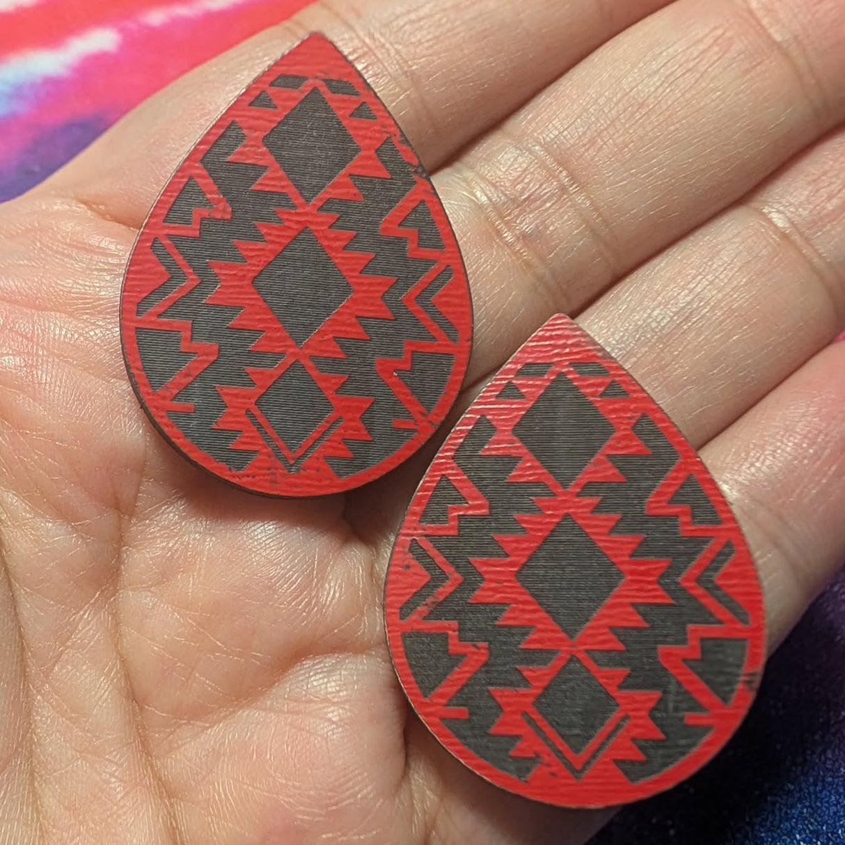 1.5" Red & Black Oske Drop Wood Cabochons - P141