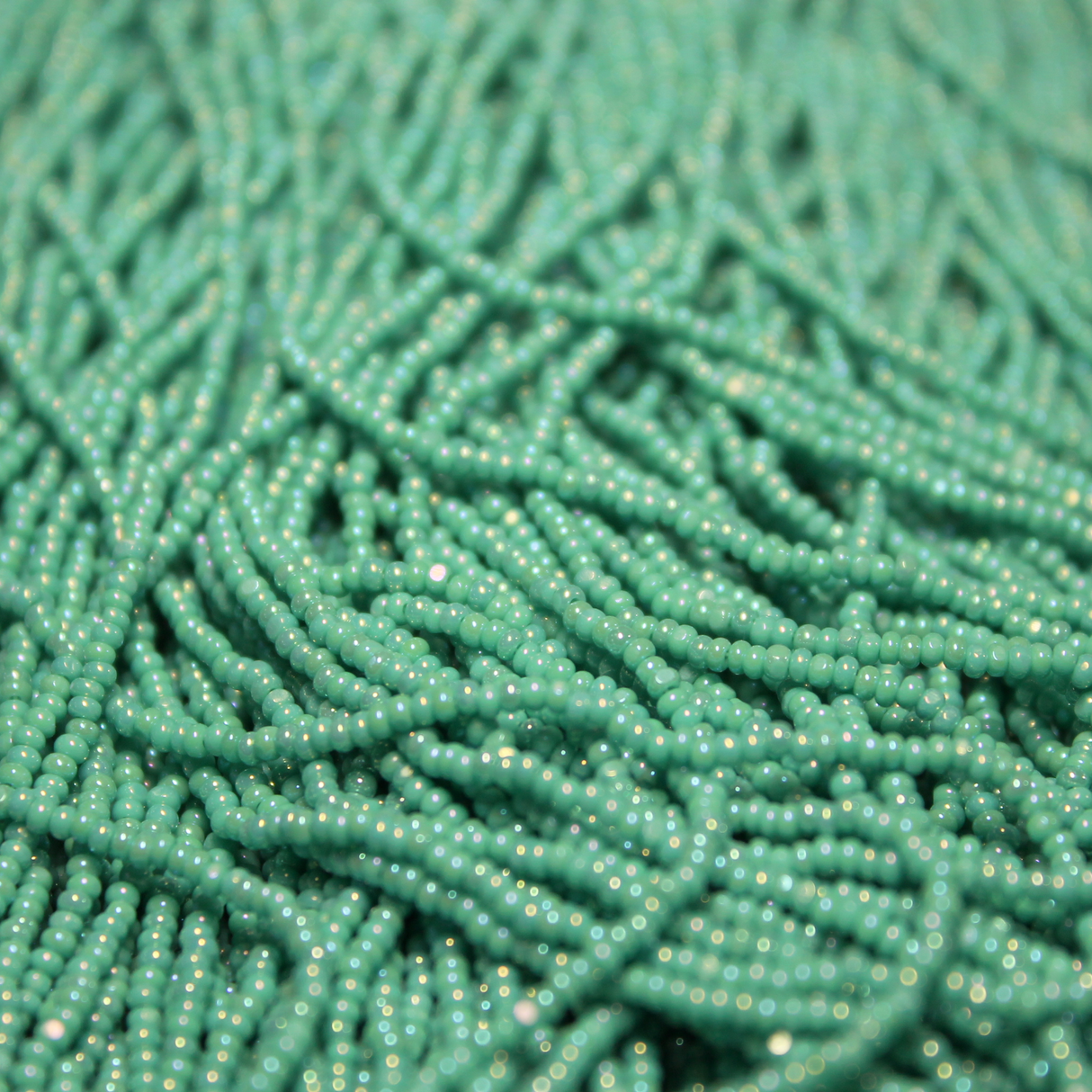 13/0 Charlotte Opaque Turquoise Green Iris - C1343