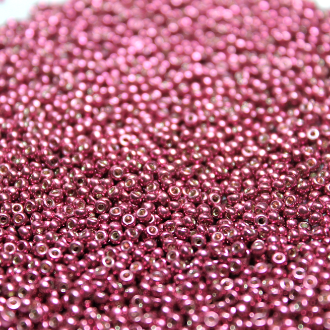 Duracoat Galvanized Dark Magenta ~ 15/0 JSB D4219 Japanese Seed Beads