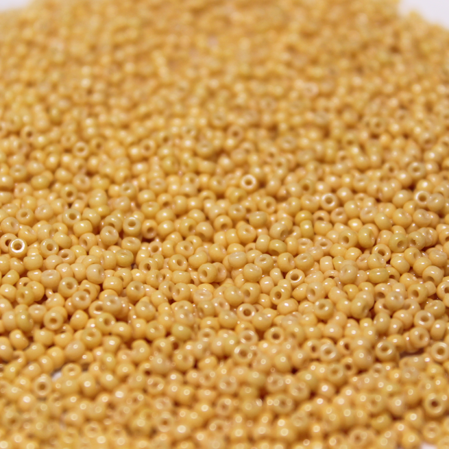 Opaque Duracoat Banana ~ 11/0 JSB D4452