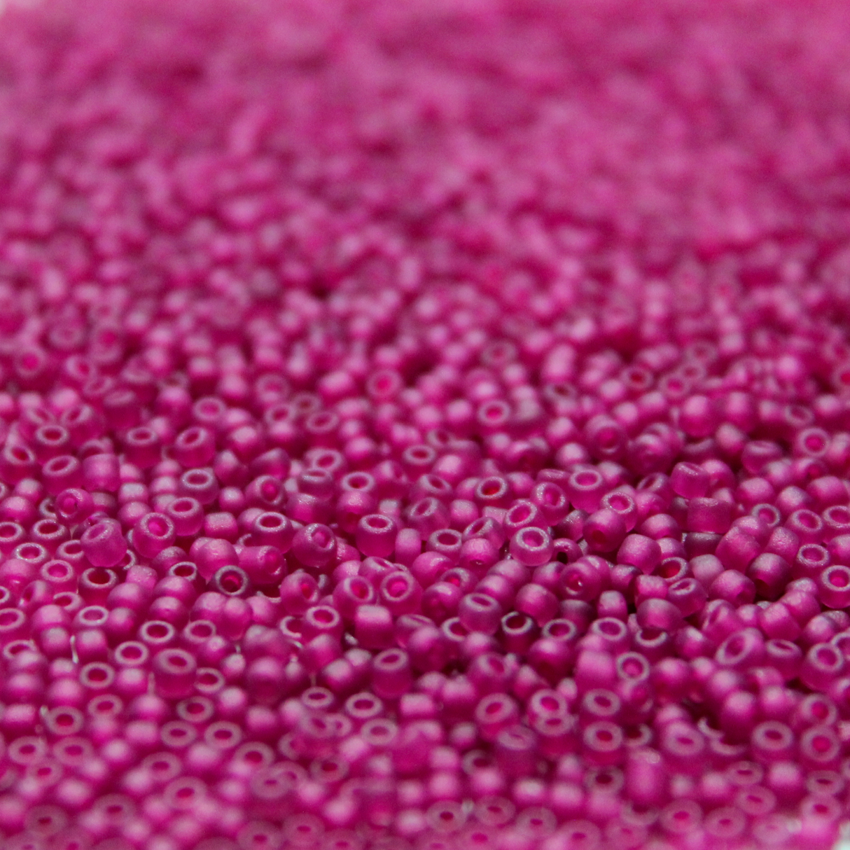 Frosted Raspberry ~ 11/0 JSB F399D