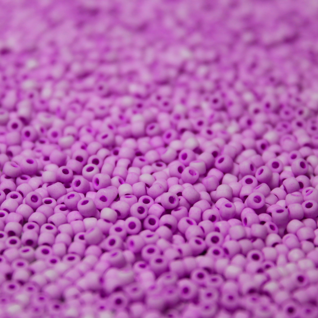 Matte Neon Viscious Violet ~ 11/0 JSB F449S