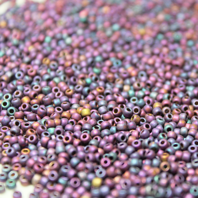 ** CLOSE OUT ** Matte Metallic Iris Huckleberry Pie ~ 11/0 JSB F460T