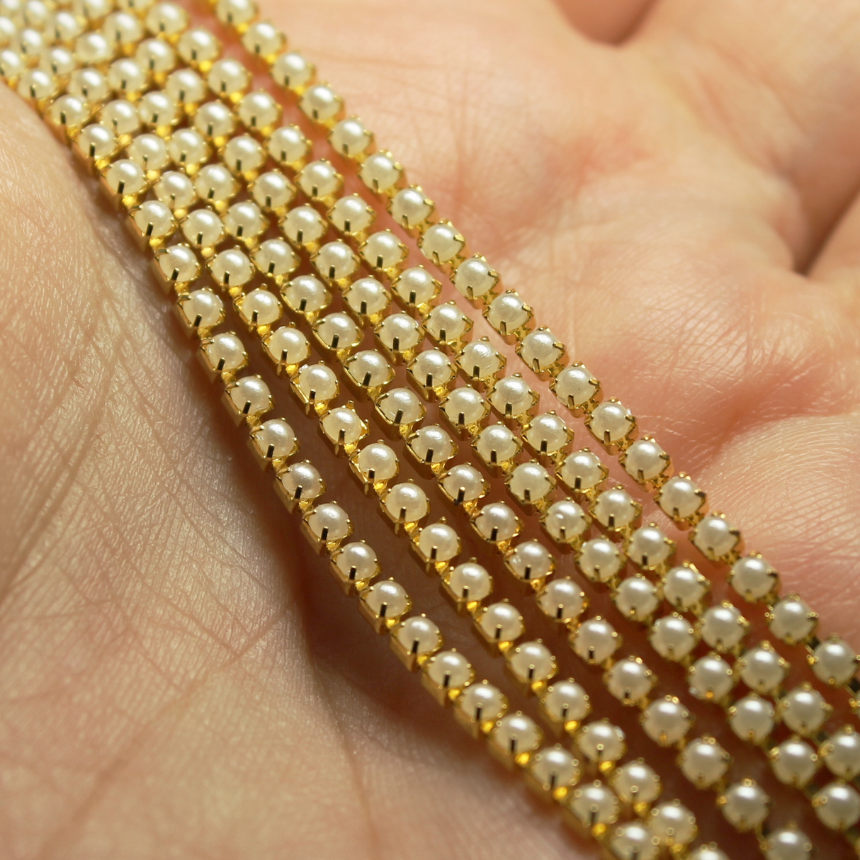 5 yards SS6 White Pearl on Gold Banding - MB10