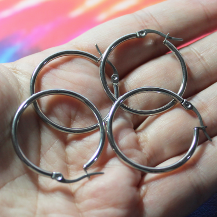 (2 pr) 30mm Stainless Steel Silver-Toned Hoop Earrings - Hoop 4
