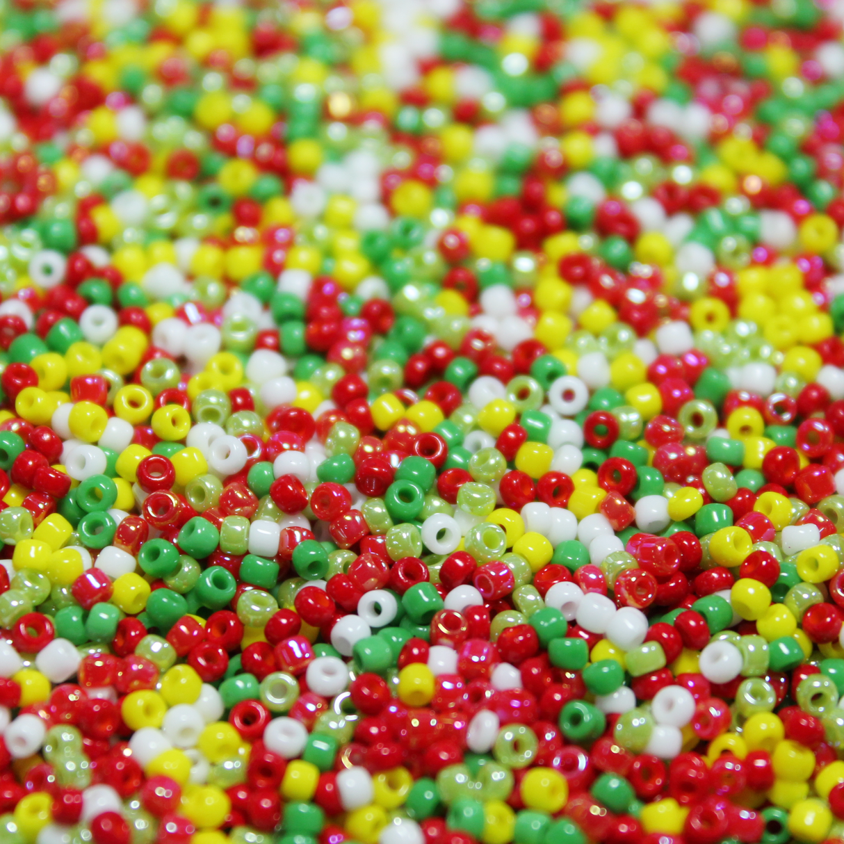 Strawberry Patch ~ 11/0 JSB Mix11