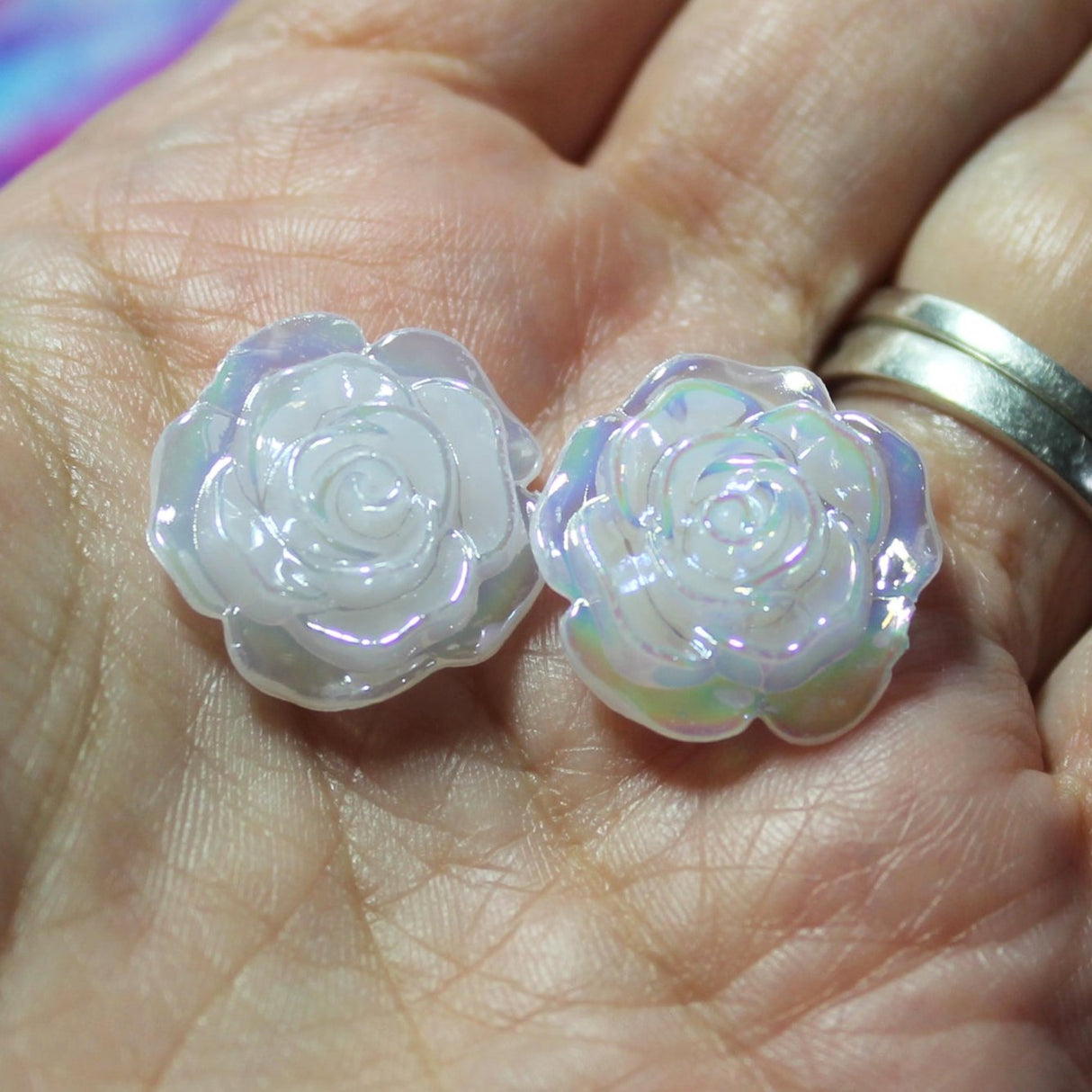 White 3D Rose Cabochon Gems - S88