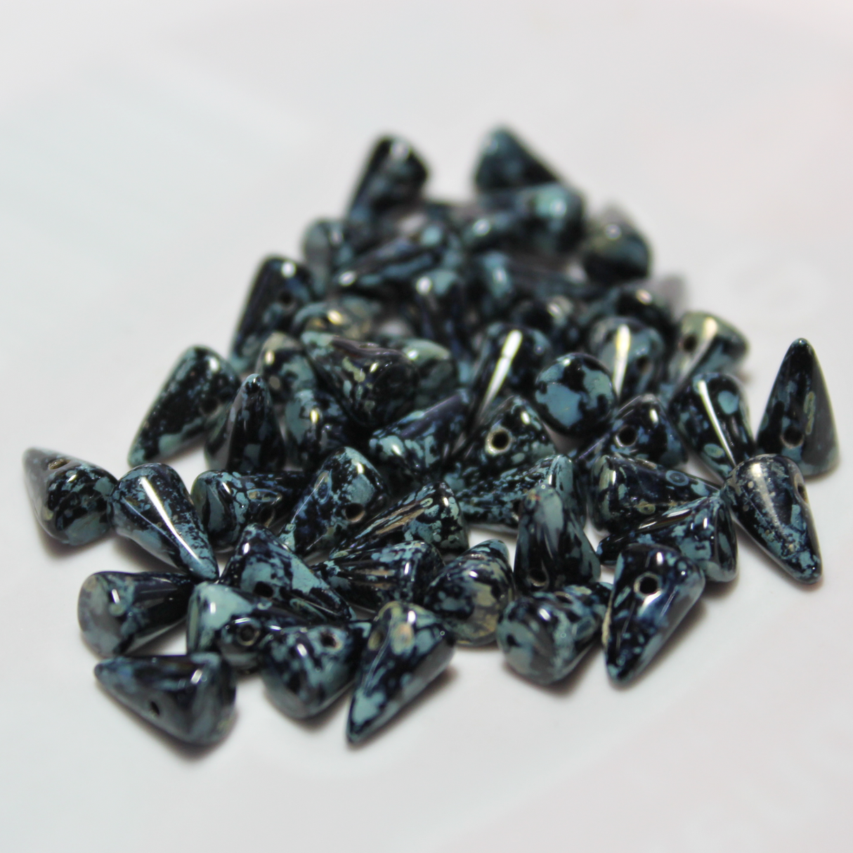 5x8mm Spike (48pcs) Black Picasso ~ Spike 57