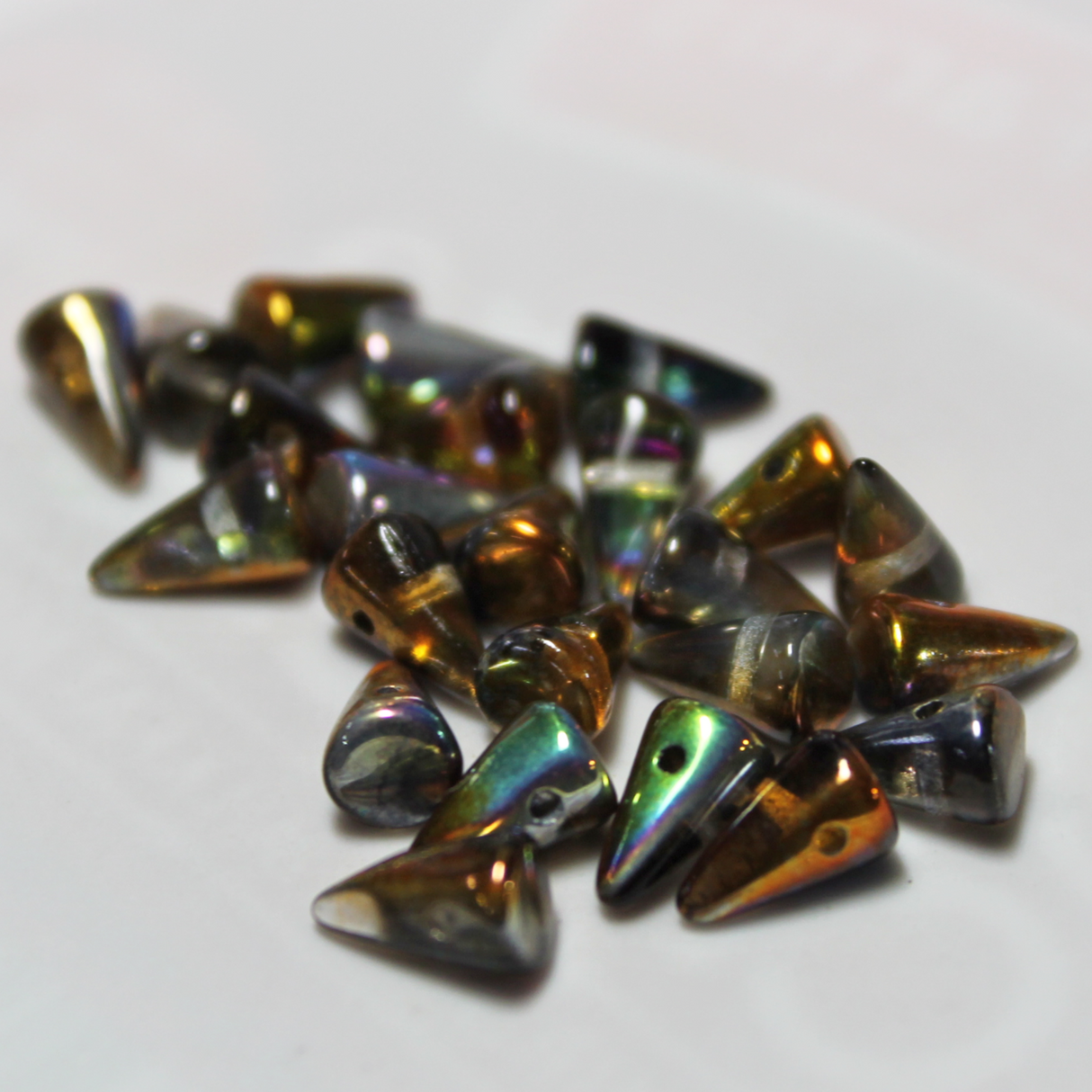 5x8mm Spike (24pcs) Magic Topaz ~ Spike 58
