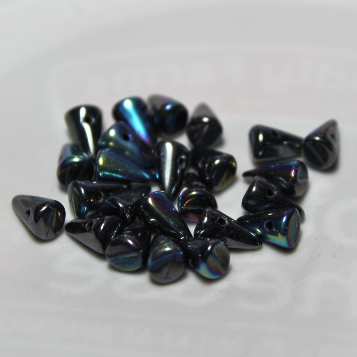 5x8mm Spike (24pcs) Gunmetal AB ~ Spike 61