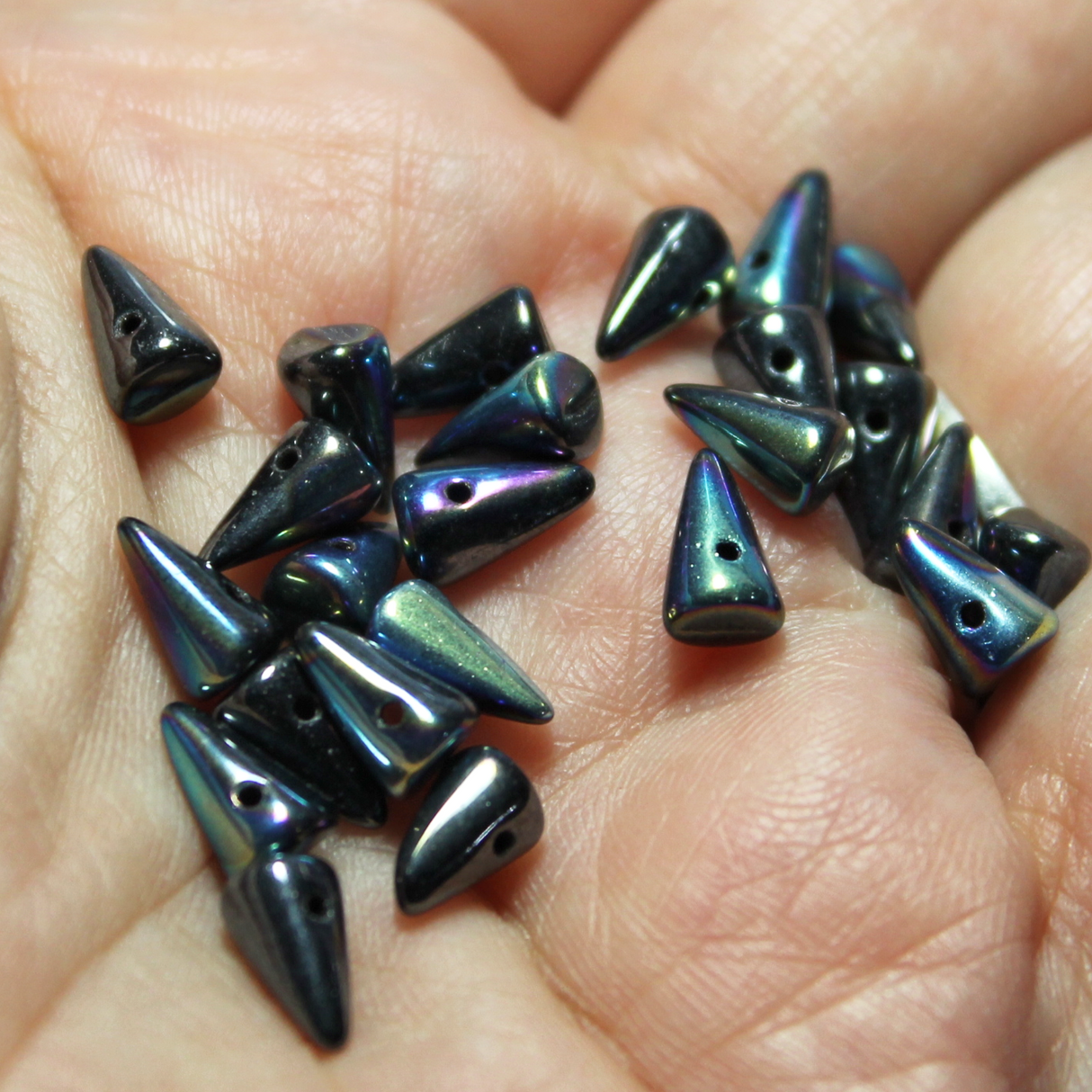 5x8mm Spike (24pcs) Gunmetal AB ~ Spike 61