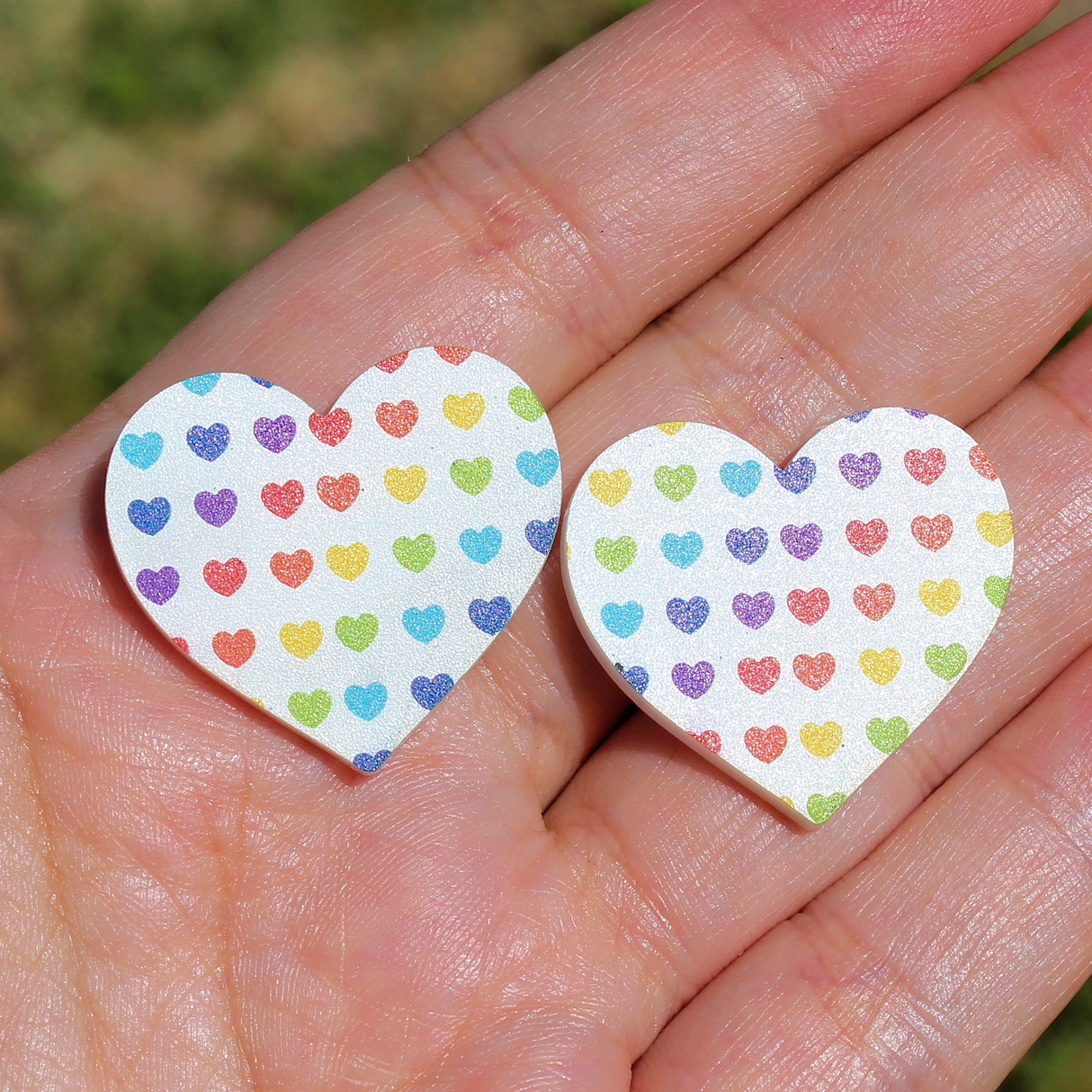 1" Pride Acrylic Tiny Heart White - S30