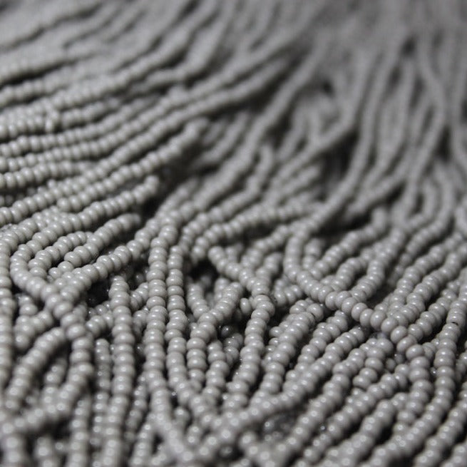 11/0 Czech Opaque Gray - 1118