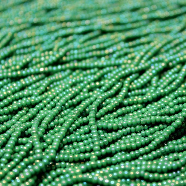 11/0 Czech Opaque Green Iris - 1147