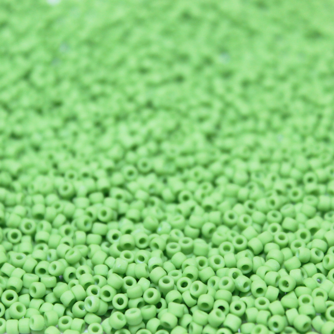 Opaque Matte Apple Green ~ 11/0 JSB F411I