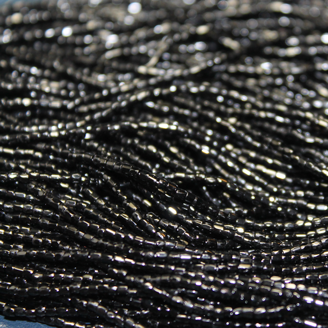 12/0 Tri-Cut Opaque Black - 12T07