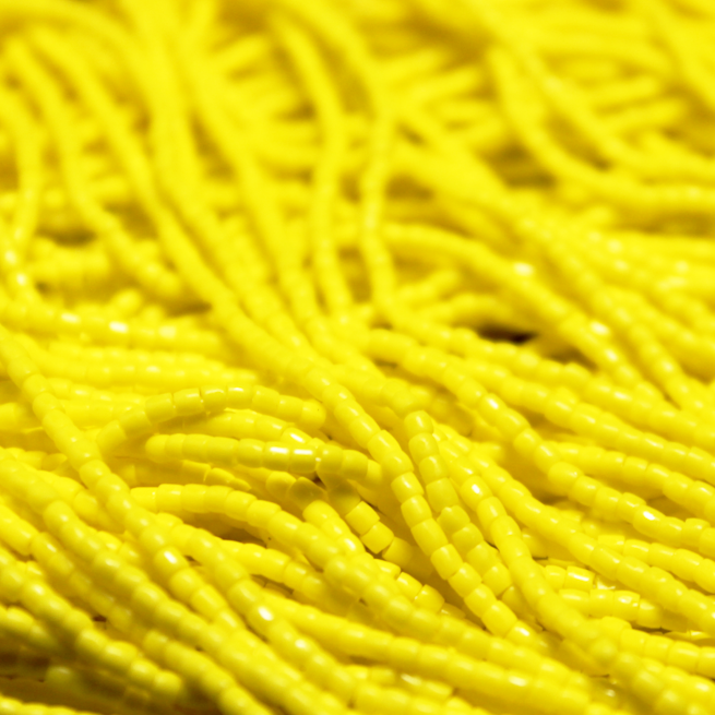 12/0 Tri-Cut Opaque Light Yellow - 12T02