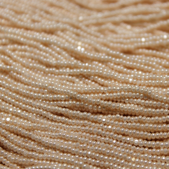 13/0 Charlotte Opaque Light Eggshell Ceylon - C1307