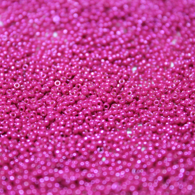 Opaque Dyed Raspberry Luster ~ 15/0 JSB 441