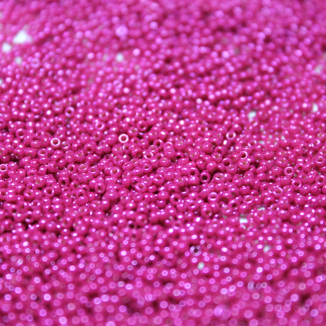 Opaque Dyed Raspberry Luster ~ 11/0 JSB 441