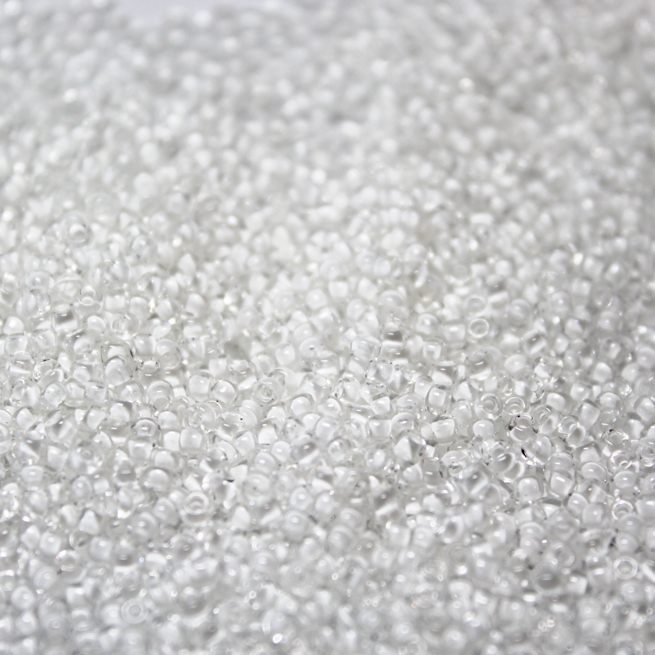 White Lined Crystal ~ 15/0 JSB 201