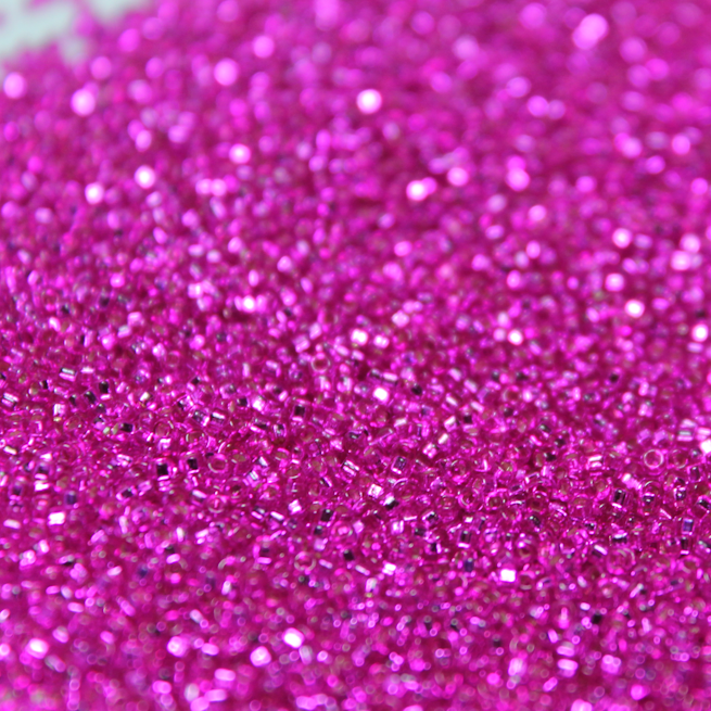 Silver Lined Dyed Fuchsia ~ 15/0 JSB 23