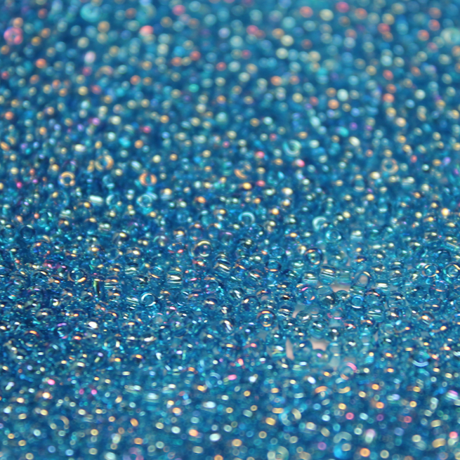 Transparent Blue Rainbow ~ 11/0 JSB 260A