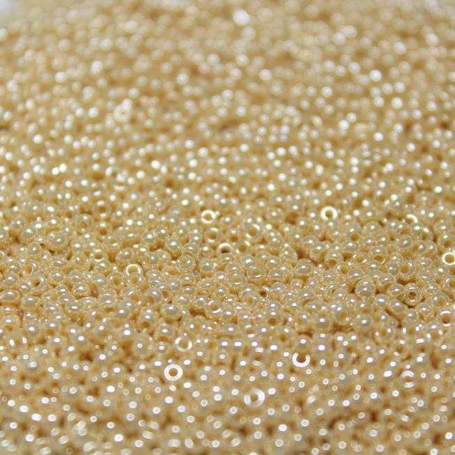 Opaque Eggshell Pearl Luster ~ 11/0 JSB 421C Japanese seed beads