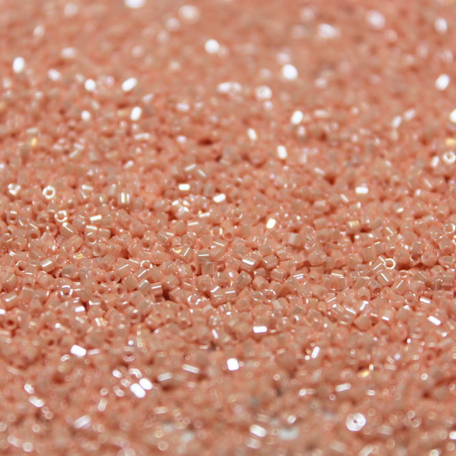 Opaque Peachy Pink Luster ~ 15/0 HEX 429