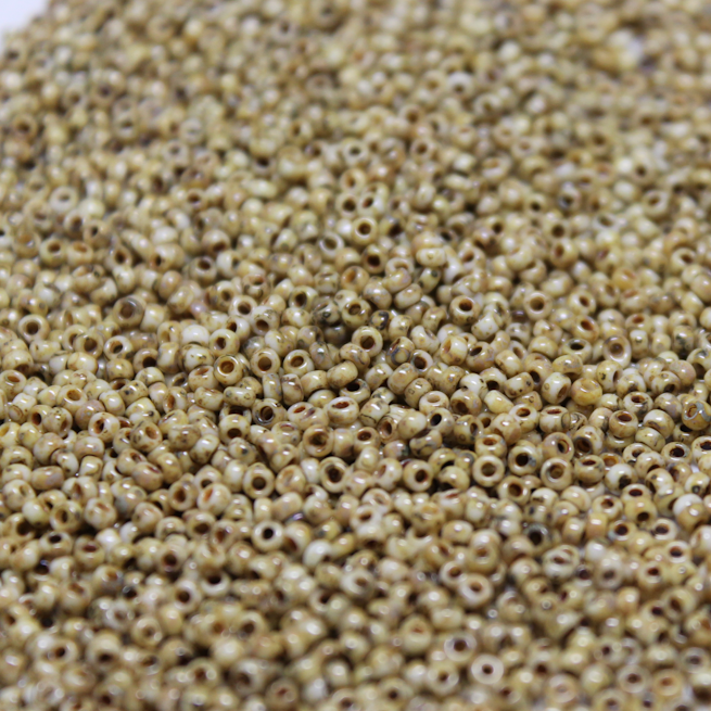 Picasso Opaque Yellow ~ 11/0 JSB 4512