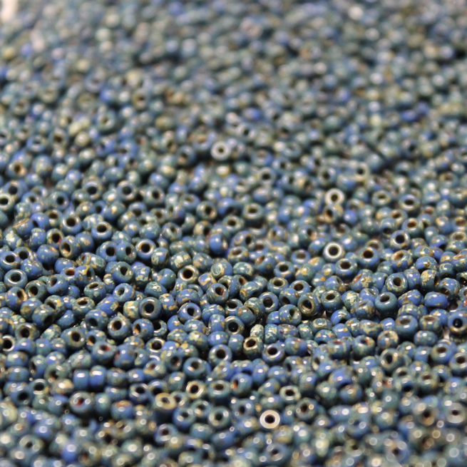 Picasso Opaque Dark Teal ~ 11/0 JSB 4516