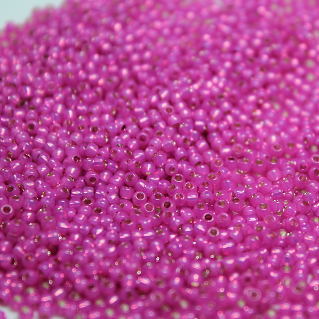 Gilt Lined Dyed Fuchsia Alabaster ~ 11/0 JSB 584A