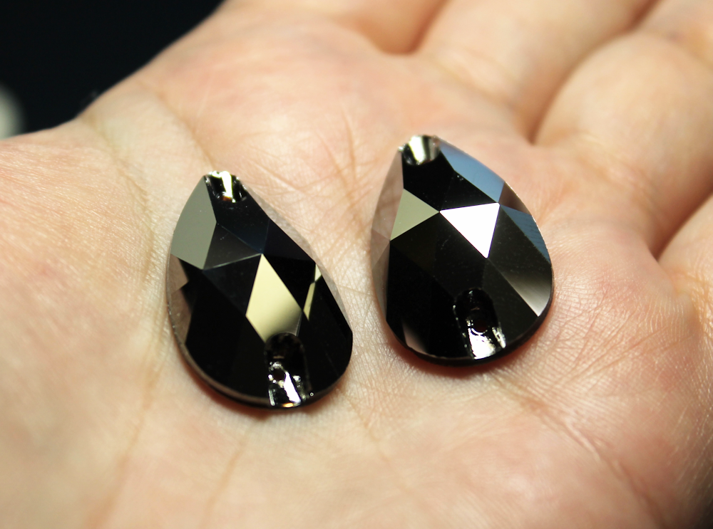 17x28mm (1 pr) Hematite Glass Teardrop Rhinestone - C155