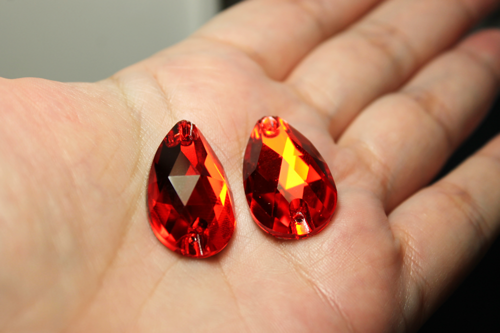17x28mm (1 pr) Light Siam Red Glass Teardrop Rhinestone - C158