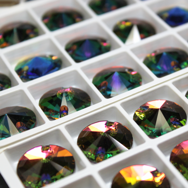 18mm Volcano Rivoli Rhinestone - C177