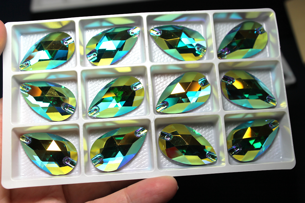 17x28mm (1 pr) SuperShine Emerald Glass AB Teardrop Rhinestones - C217