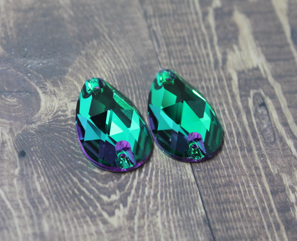 17x28mm (1 pr) Emerald Velvet Glass Teardrop Rhinestone - C138