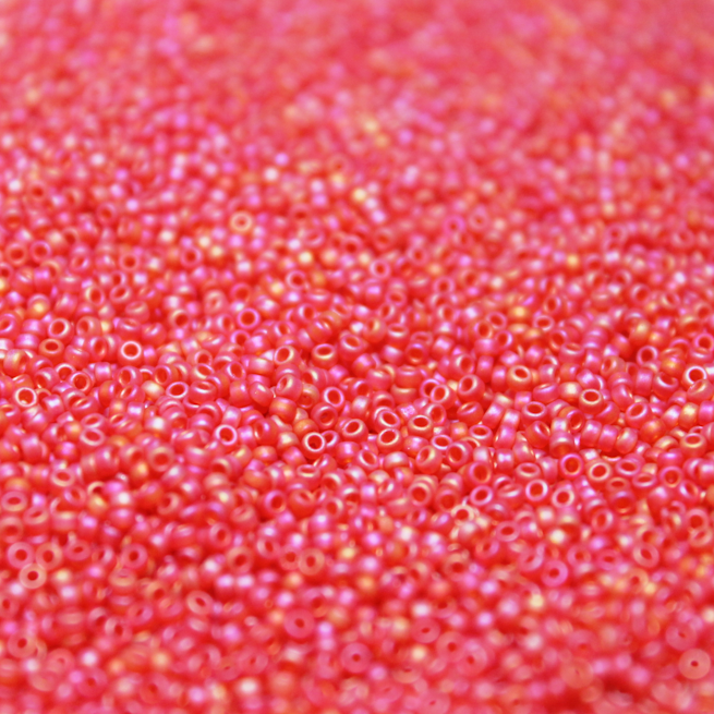 Frosted Transparent Cherry AB ~ 15/0 JSB F254