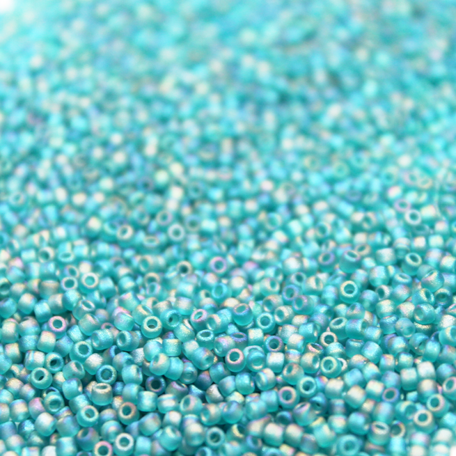 Frosted Emerald Green AB ~ 11/0 JSB F259B